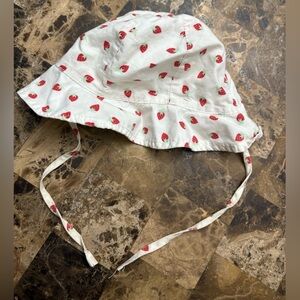 4/30$ Strawberry Print Kids Hat 9-12 months